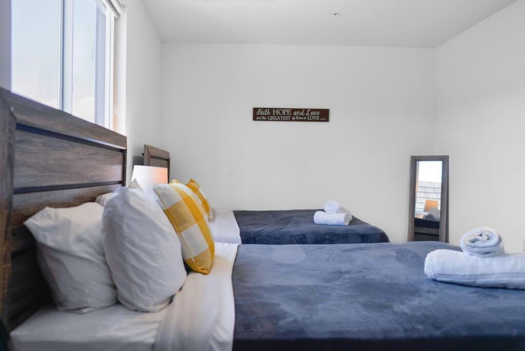Apartamento Awesome Townhouse 15 Minutes From The